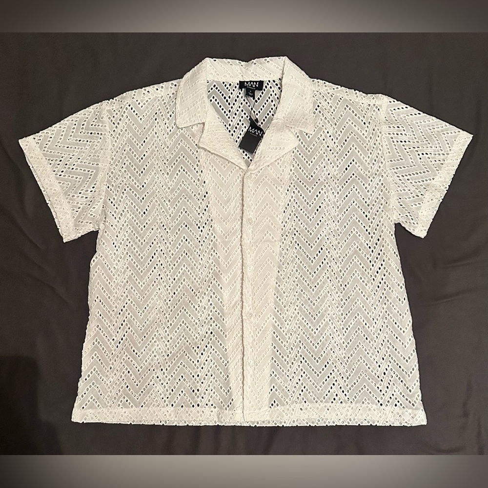BoohooMAN button shirt Men Size Medium NEW